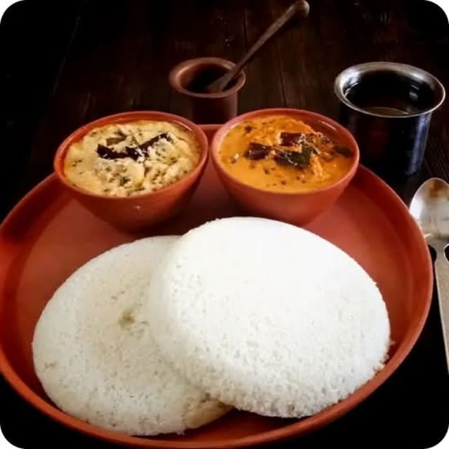 Thattu Idly.